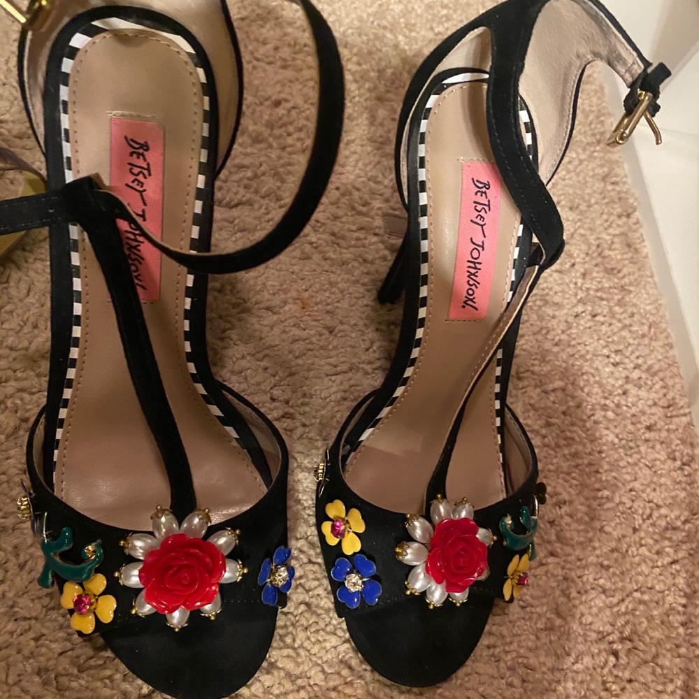 Betsey Johnson Suede Betsey Johnson - Size 5 1/2
